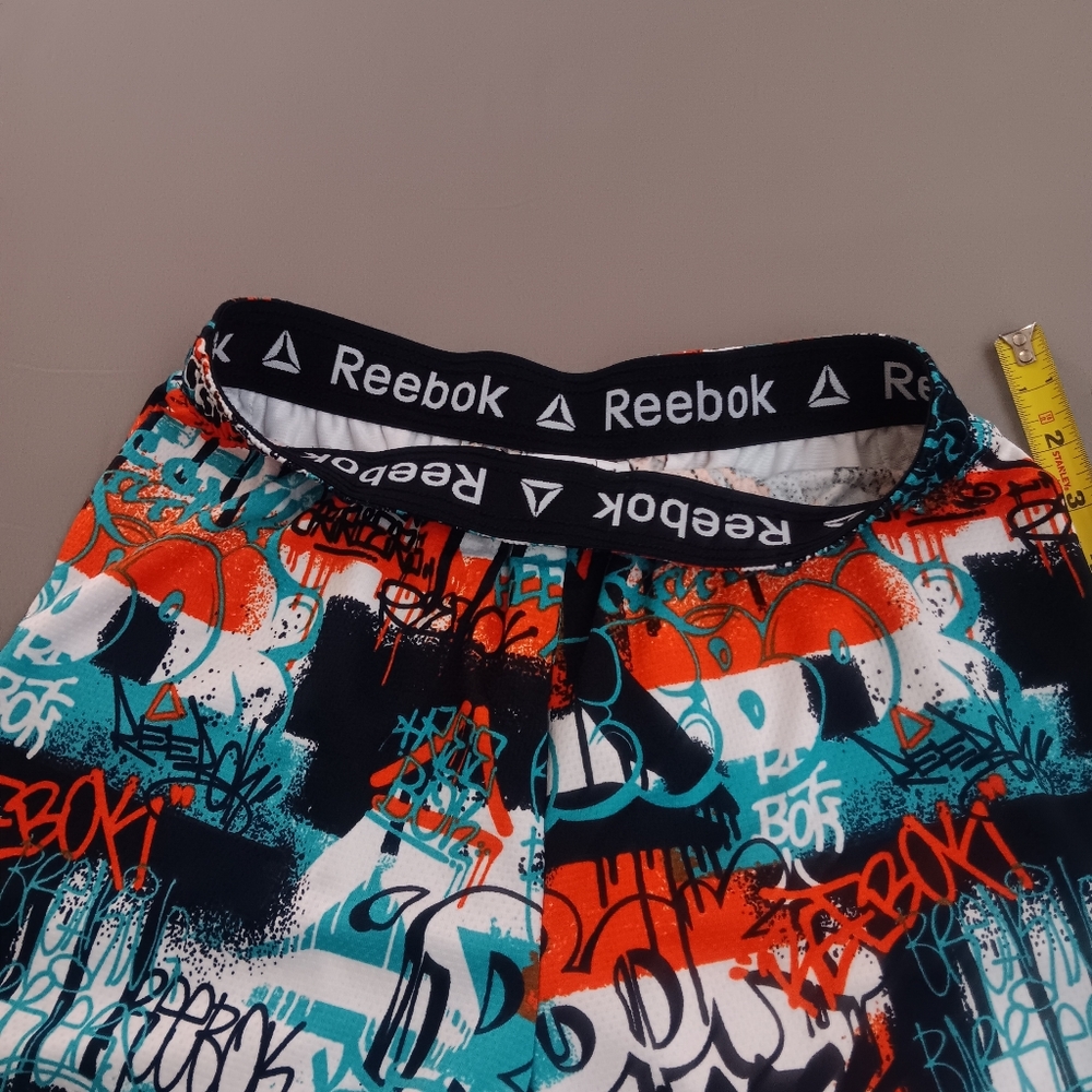Boys Reebok Short Set Size 18 - Picture 7 of 9